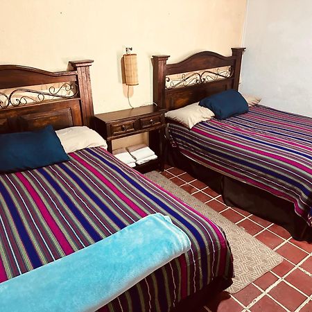 El Extranjero Hostal Antigua Exteriör bild