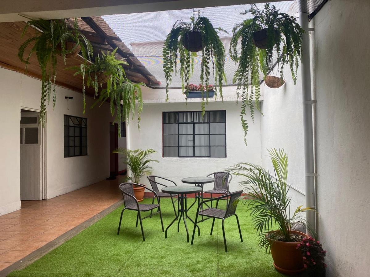 El Extranjero Hostal Antigua Exteriör bild