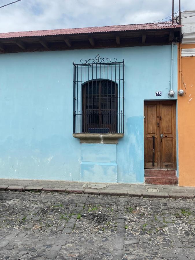 El Extranjero Hostal Antigua Exteriör bild