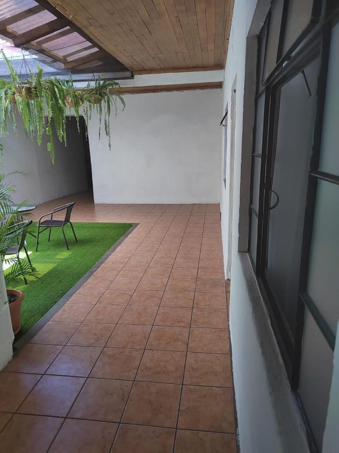 El Extranjero Hostal Antigua Exteriör bild