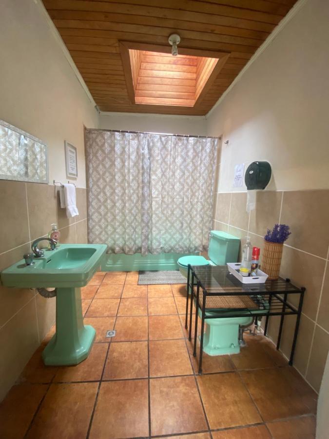 El Extranjero Hostal Antigua Exteriör bild