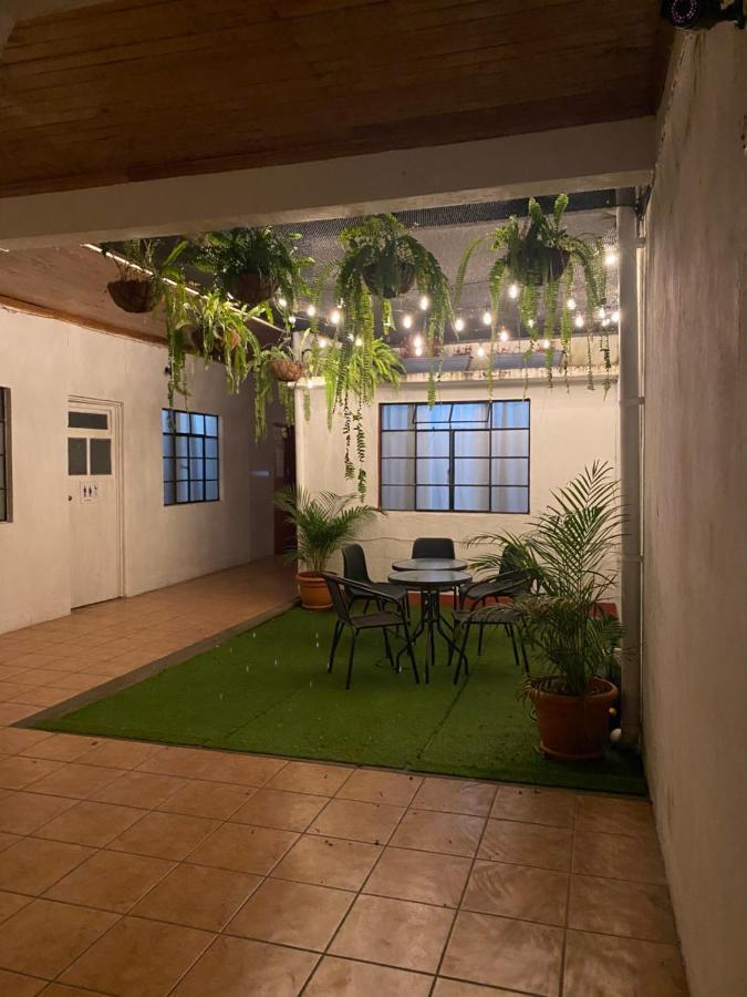 El Extranjero Hostal Antigua Exteriör bild