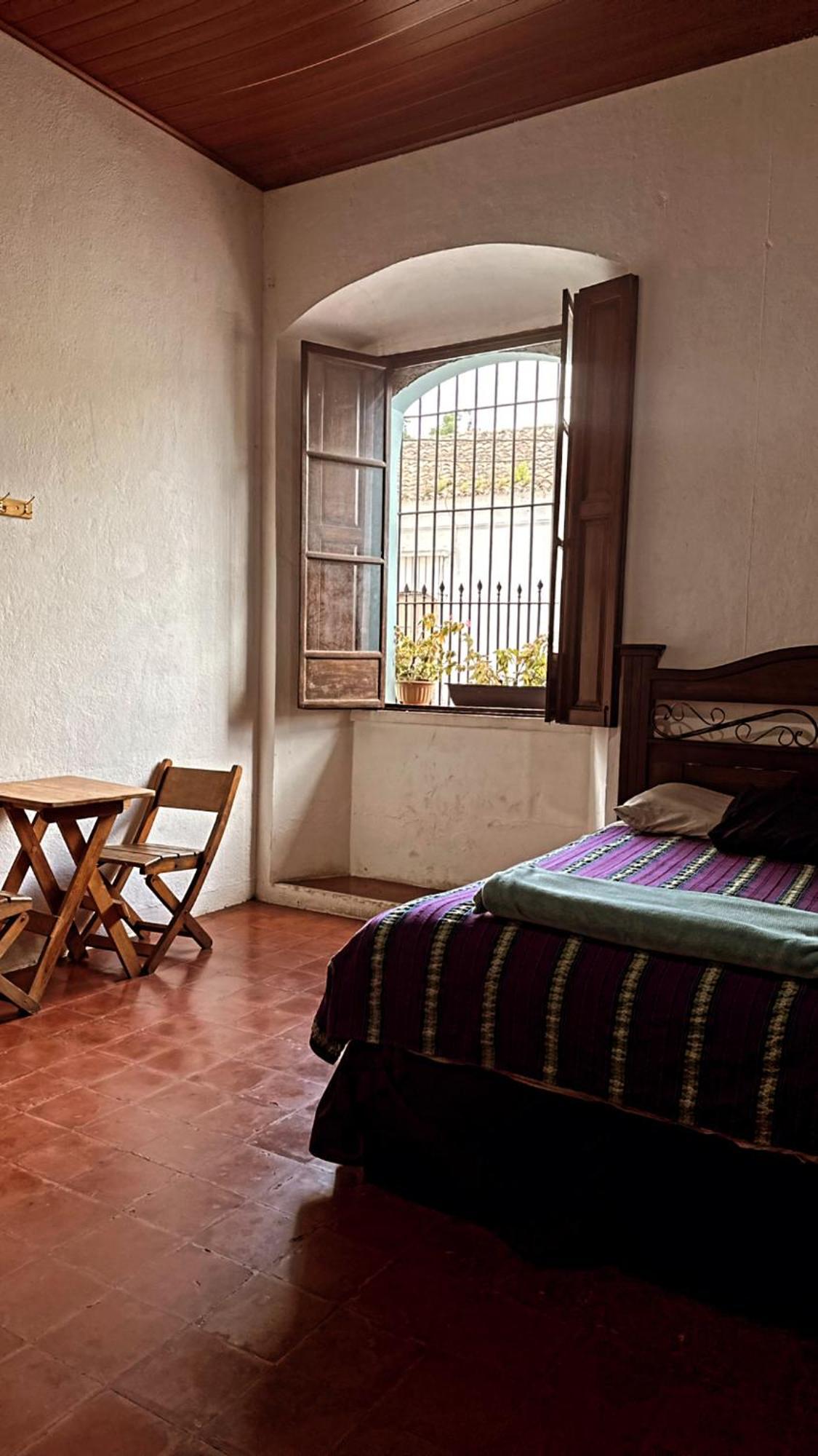 El Extranjero Hostal Antigua Exteriör bild