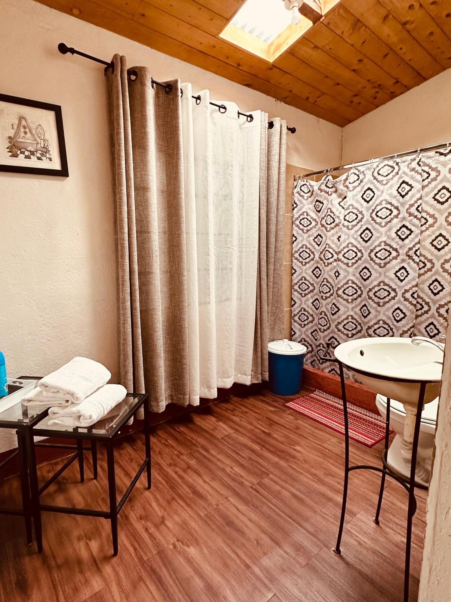 El Extranjero Hostal Antigua Exteriör bild